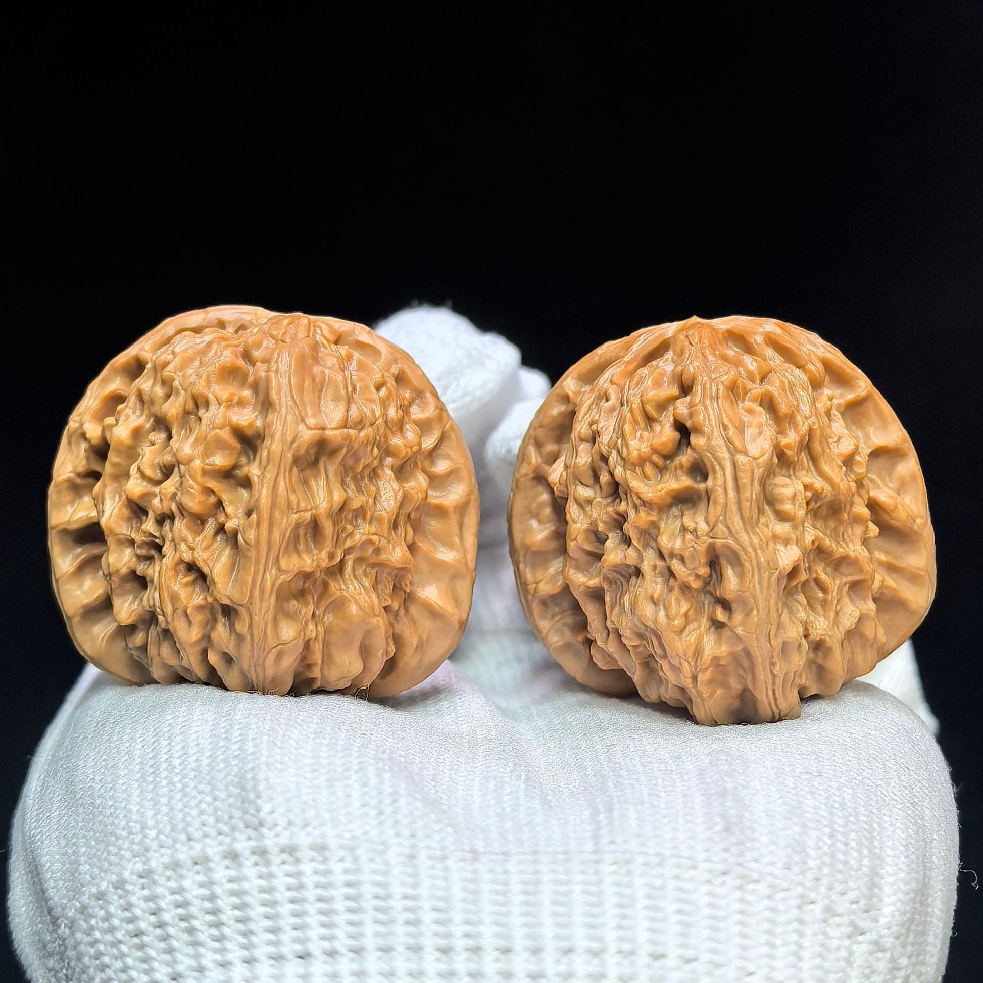 "Classic White Lion" Baishizi Low-Profile Wenwan Walnuts Pair | 39.0mm x 39.0mm | BSJ-1504C - ThePatinaProject