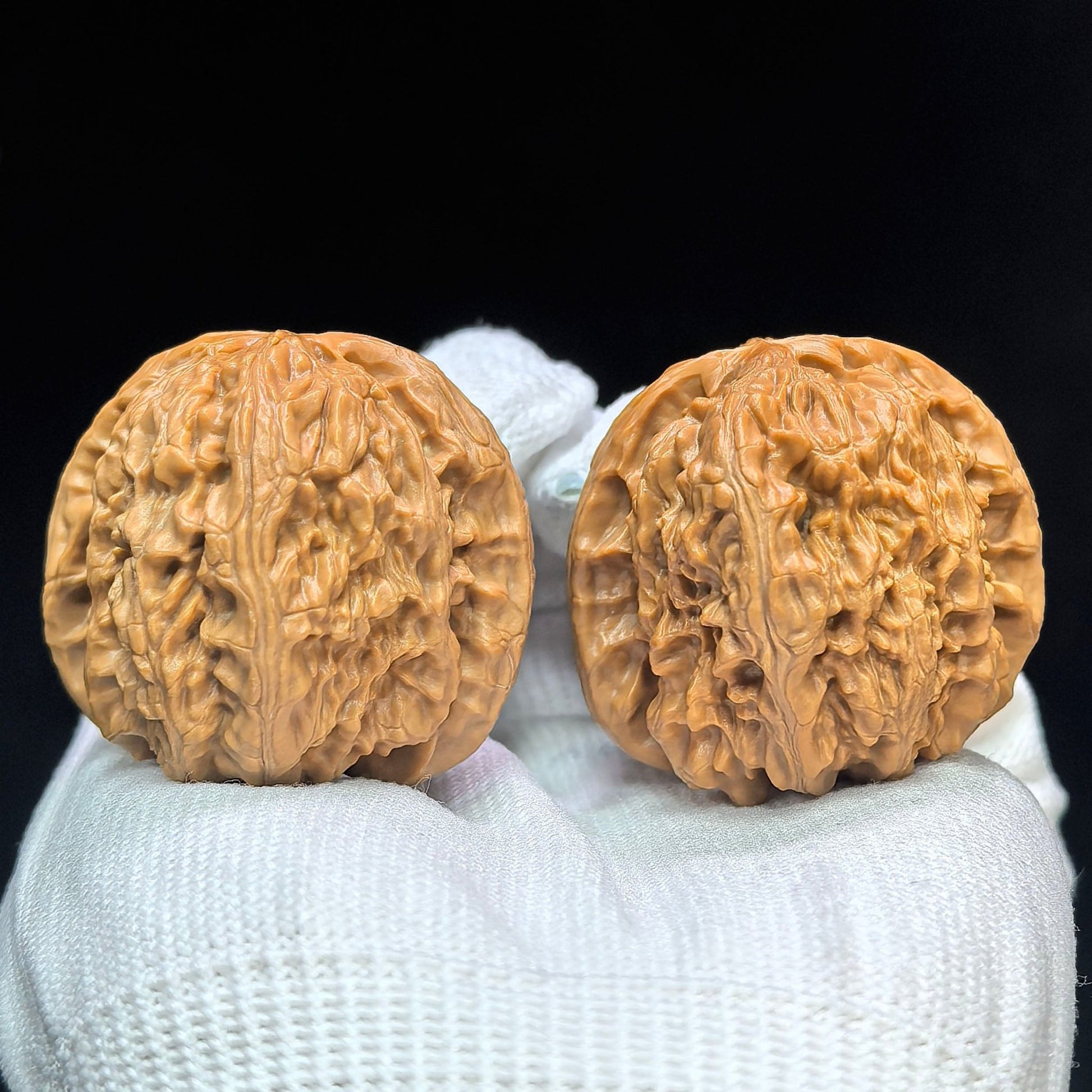 "Classic White Lion" Baishizi Low-Profile Wenwan Walnuts Pair | 39.0mm x 39.0mm | BSJ-1504C - ThePatinaProject