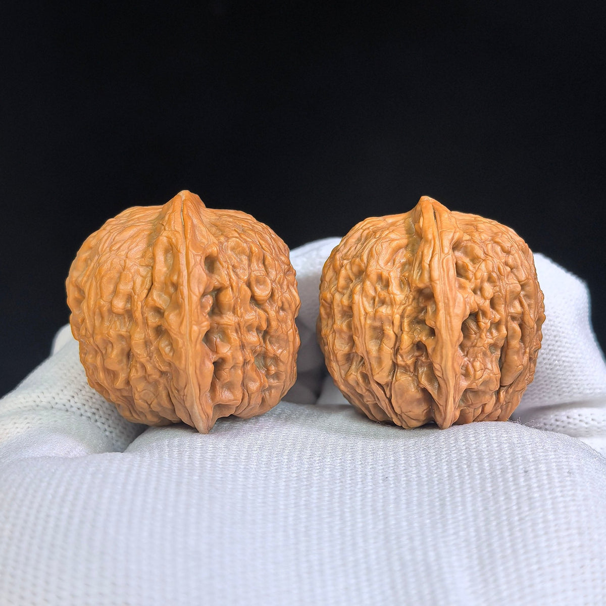 Compact “Meteorite Yuanbao” Wenwan Walnut Pair — 32.0mm x 32.0mm | YSYB-SY1D7 - ThePatinaProject