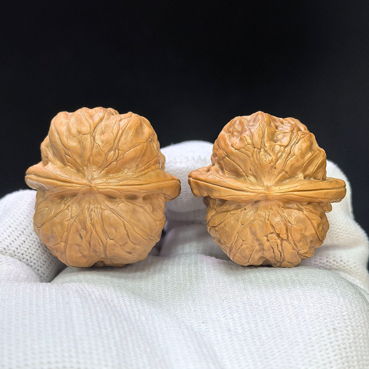 Compact Round-Bodied Damo Wenwan Walnut Pair — 35.0mm x 35.0mm | DM-1103 - ThePatinaProject