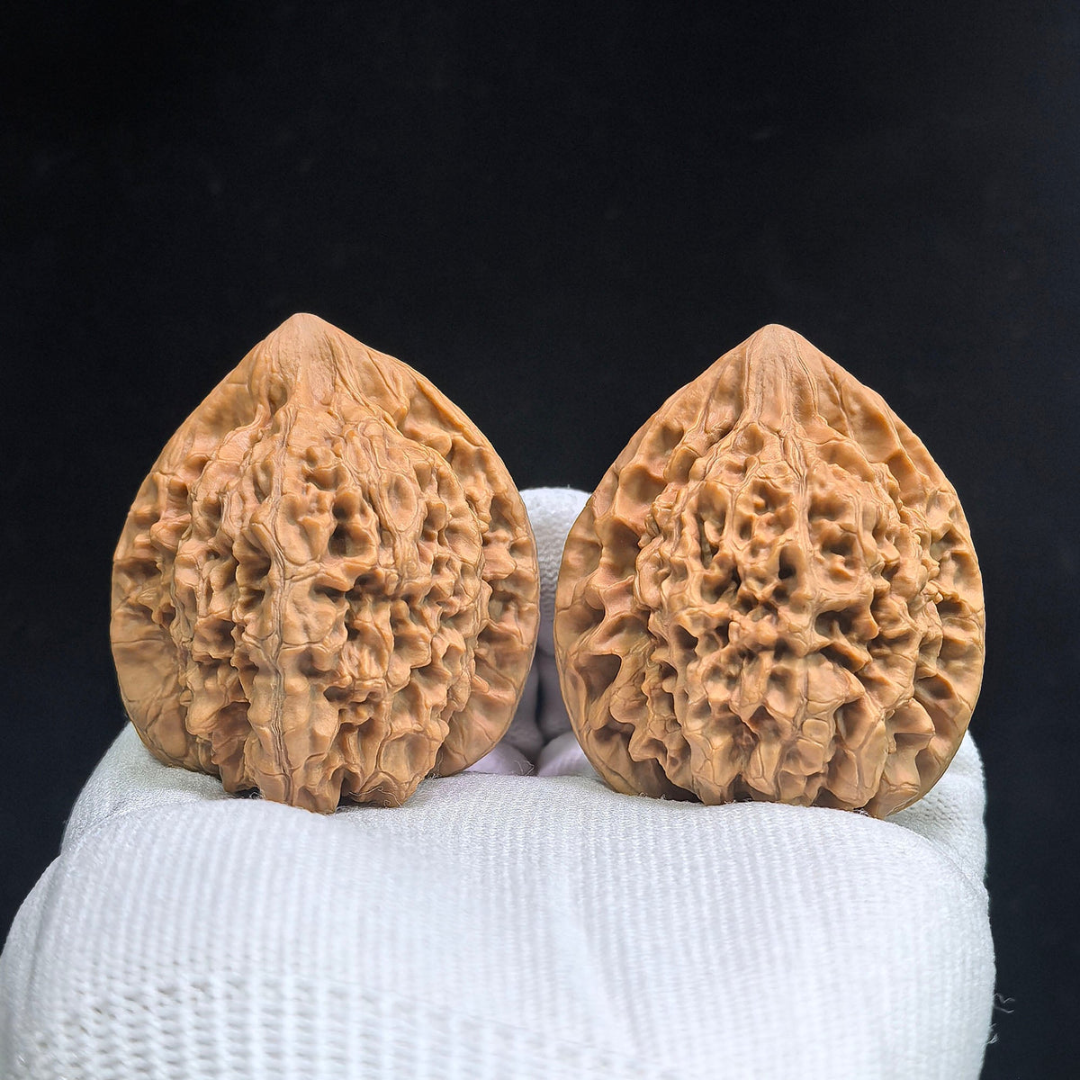 “Concave-Base Big Official Hat” Wenwan Walnut Pair | Broad-Shouldered Collector Form | 45.0mm × 42.0mm | ADDGM-1601 - ThePatinaProject