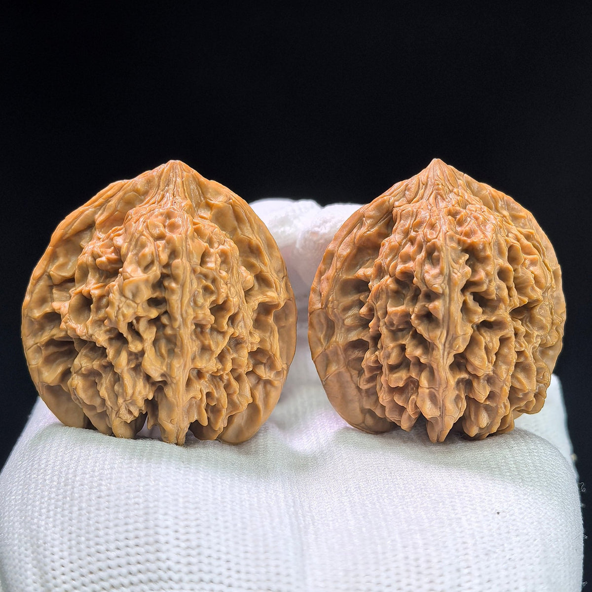 "Concave Base Peach Heart Starry Sky" Taoxin Aodi Mantianxing MTX-1407 Low-Profile Wenwan Walnuts Pair | 40.0mm x 37.0mm | MTX-1407 - ThePatinaProject