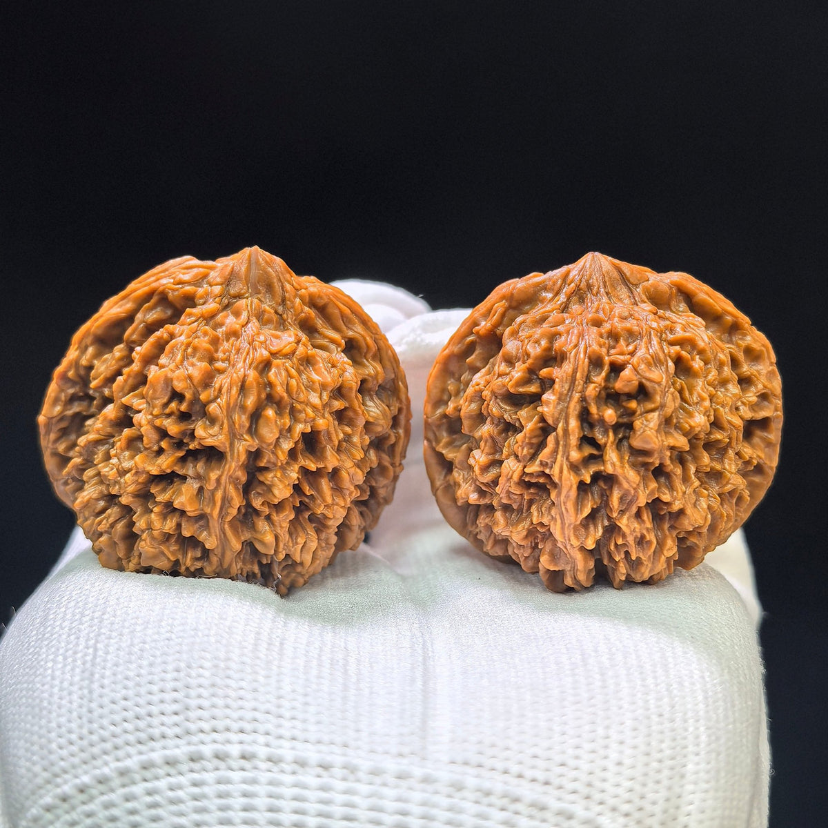 "Concave Base Starry Sky" Aodi Mantianxing Wenwan Walnuts (Pair) | 42.0mm x 41.0mm | Stock ID: ADMTX-1108 - ThePatinaProject
