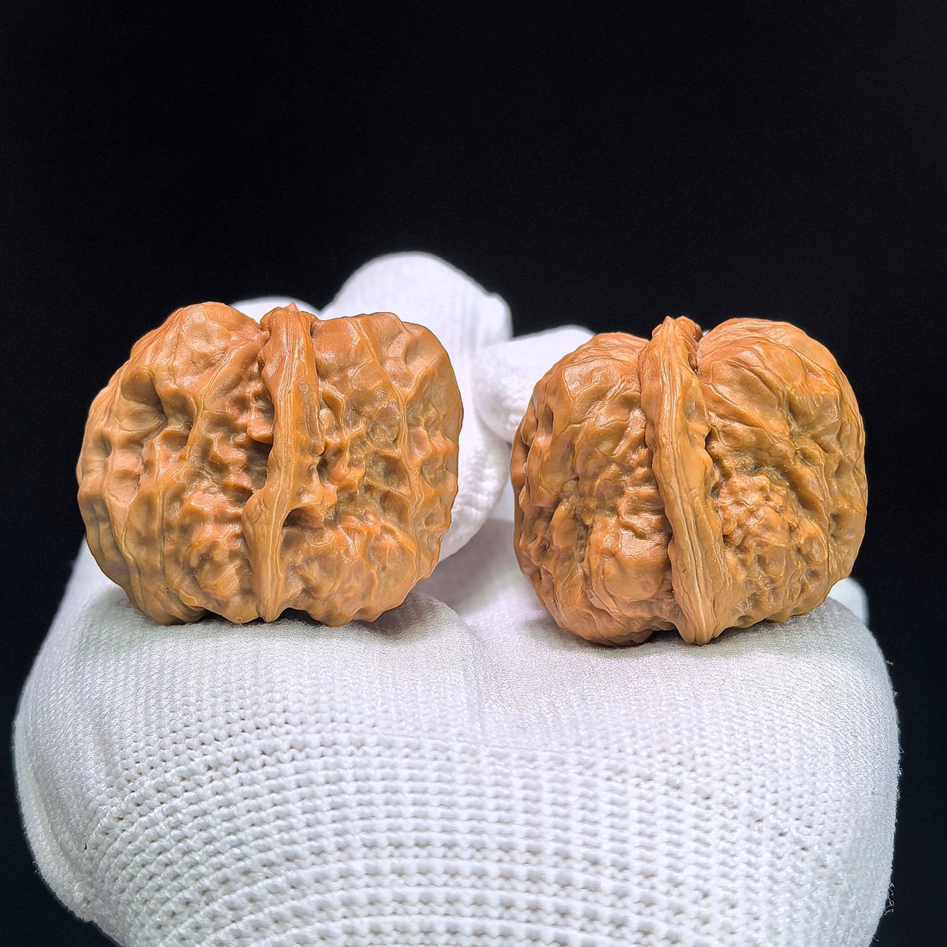 "Crystal Frog" Shuijingwa Low-Profile Wenwan Walnuts Pair | 36.0mm x 36.0mm | W-1402 - ThePatinaProject