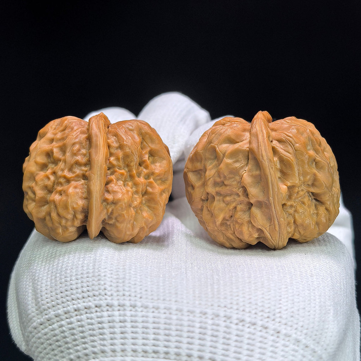 "Crystal Frog" Shuijingwa Wenwan Walnuts (Pair) | 36.0mm x 38.0mm | Stock ID: W-1401 - ThePatinaProject