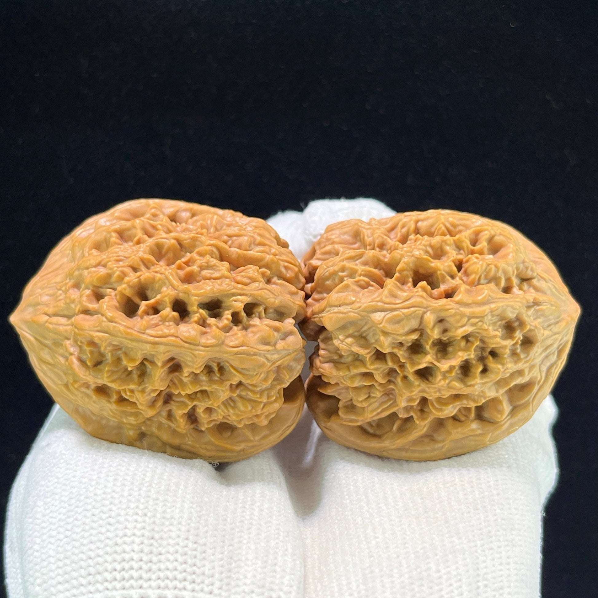 Da Ye Niu (Giant Wild Bison) Scholar Walnuts Pair | 42.0mm x 40.0mm | Stock ID: YN-1107 - ThePatinaProject