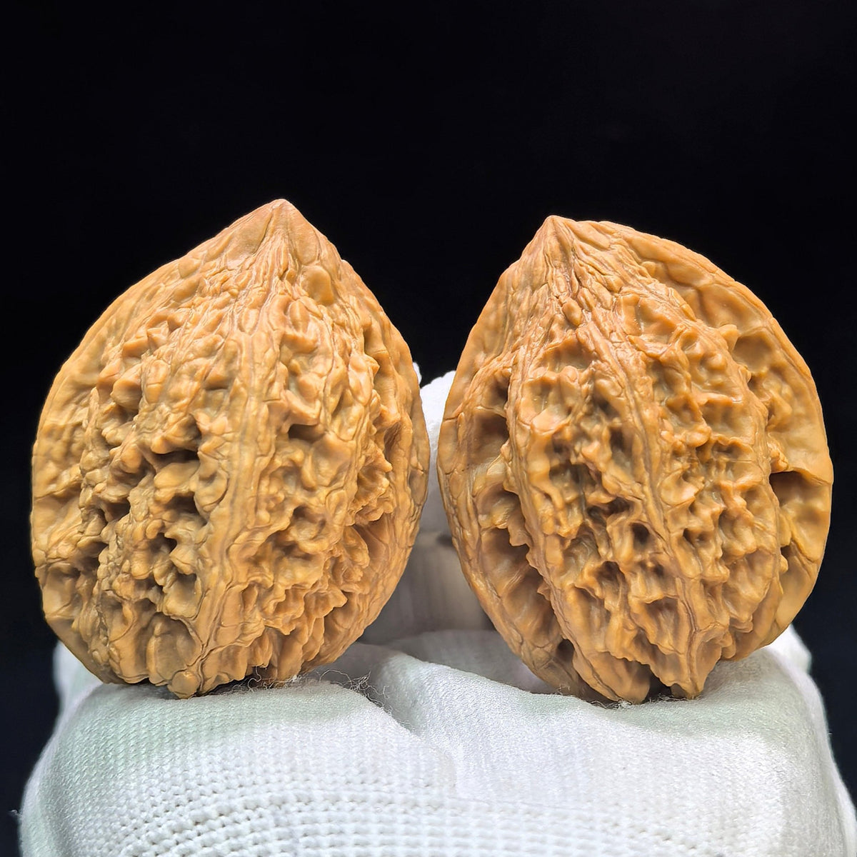"Dagu Stone" Dagushi DGS-1602 Classic Wenwan Walnuts Pair | 40.0mm x 40.0mm | DGS-1602 - ThePatinaProject