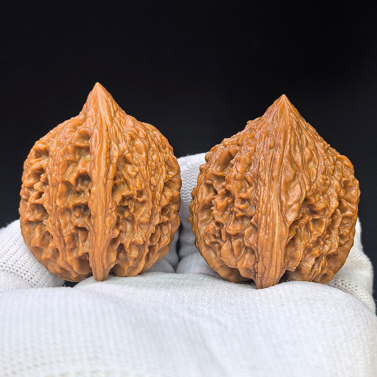 Dagu Stone Wenwan Walnut Pair – Compact High-Crowned Form | 38.0mm × 40.0mm | DGS-1102 - ThePatinaProject