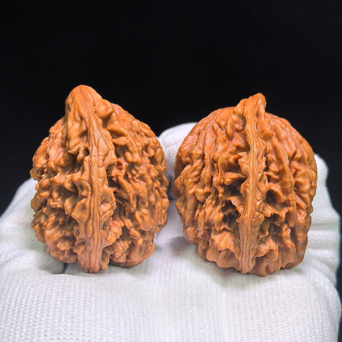 "Eagle on the Mountain Top x Official Seal" Guanguan Zuoshandiao GMZSD-001 Collector Wenwan Walnuts Pair | 40.0mm x 38.0mm | GMZSD-001 - ThePatinaProject