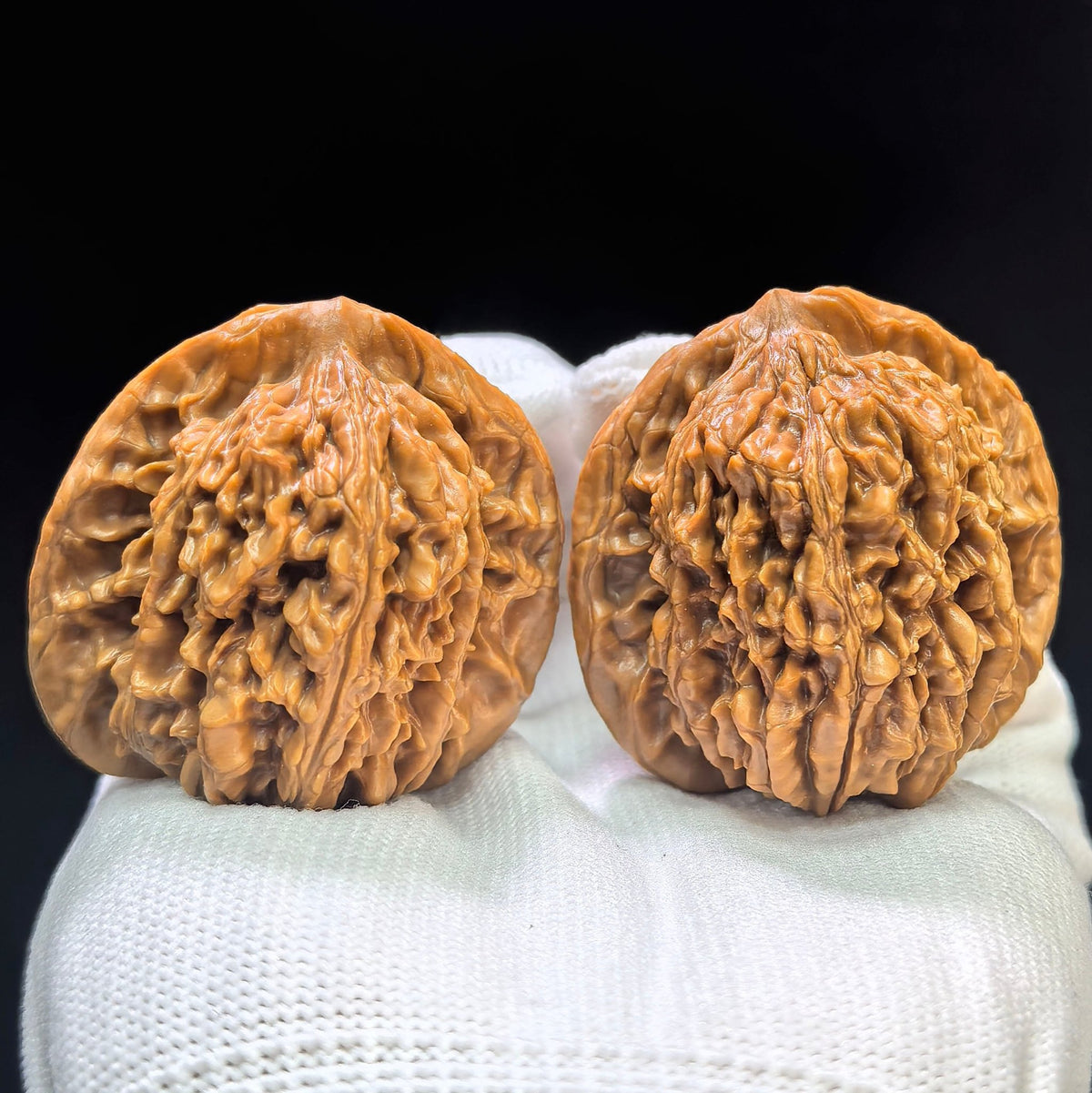 “Four Towers” Sizoulou Wenwan Walnut Pair | Broad-Shouldered Classic Form | 43.0mm × 39.0mm | SZL-1604 - ThePatinaProject