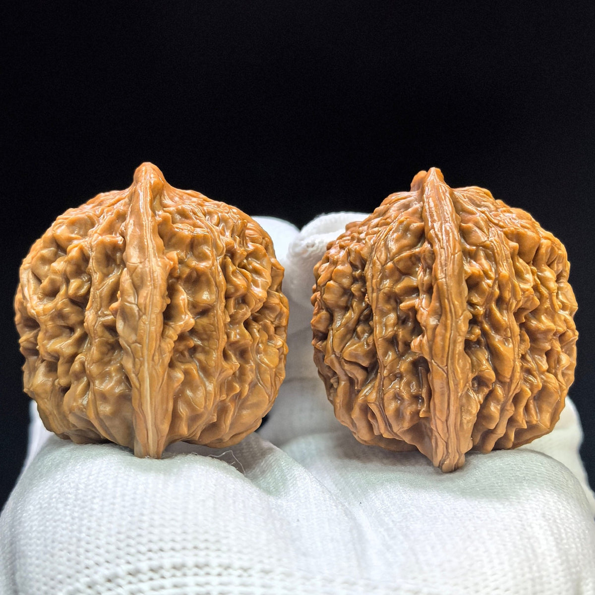 “Four Towers” Sizoulou Wenwan Walnut Pair | Broad-Shouldered Classic Form | 43.0mm × 39.0mm | SZL-1604 - ThePatinaProject