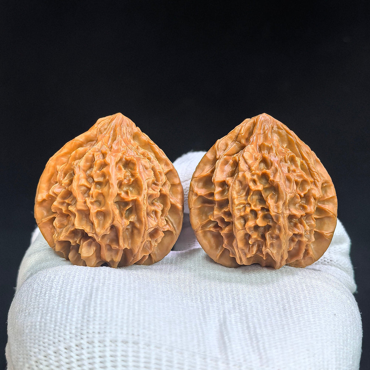 Full-Bodied Heart-Shaped Palace Lantern Wenwan Walnut Pair — 40.0mm x 41.0mm | TXYB-17B2C - ThePatinaProject