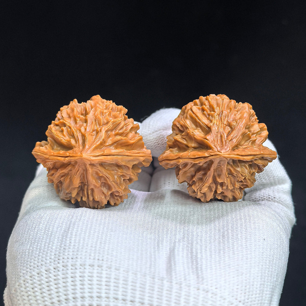 Full-Bodied Heart-Shaped Palace Lantern Wenwan Walnut Pair — 40.0mm x 41.0mm | TXYB-17B2C - ThePatinaProject