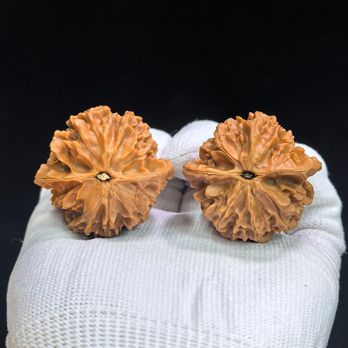 Full-Bodied Heart-Shaped Palace Lantern Wenwan Walnut Pair — 40.0mm x 41.0mm | TXYB-17B2C - ThePatinaProject
