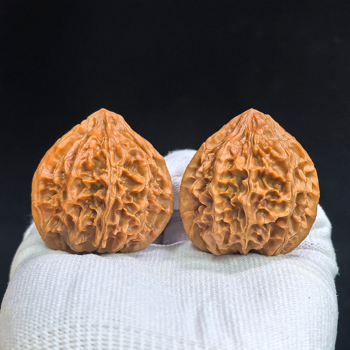 Full-Bodied Heart-Shaped Palace Lantern Wenwan Walnut Pair — 40.0mm x 41.0mm | TXYB-17B2C - ThePatinaProject