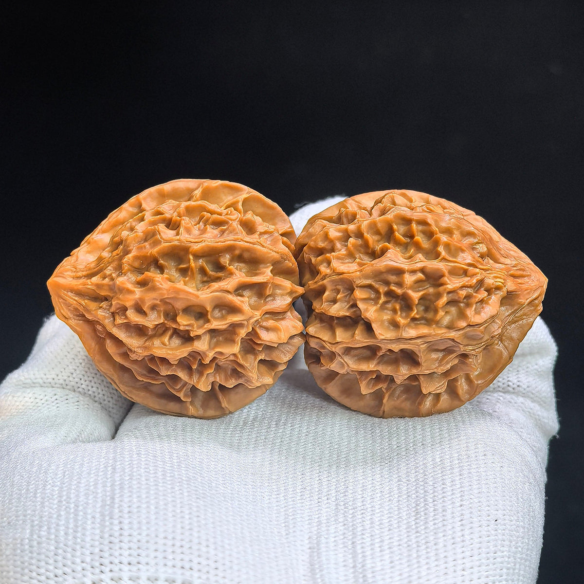 Full-Bodied Heart-Shaped Palace Lantern Wenwan Walnut Pair — 40.0mm x 41.0mm | TXYB-17B2C - ThePatinaProject