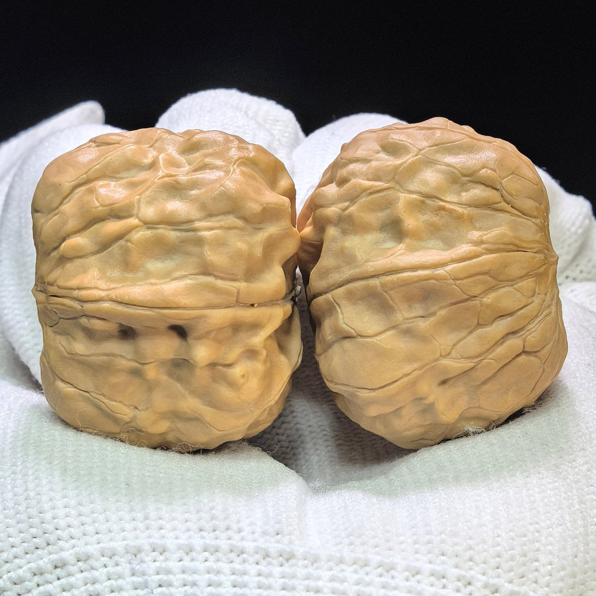 "Golden Toad Vessel" Jinchanzun JCZ-1601 Low-Profile Wenwan Walnuts Pair | 29.0mm x 34.0mm | JCZ-1601 - ThePatinaProject