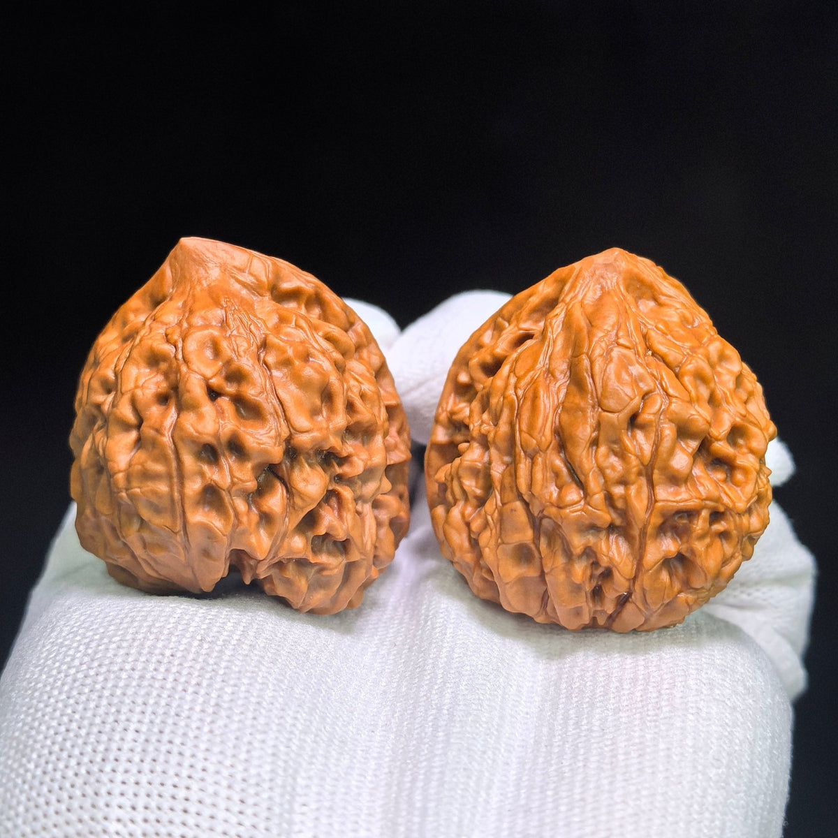 "Guan Mao Fei She" GMFS-CG1A7E Collector Lineage Wenwan Walnuts Pair | 41.0mm x 38.0mm | Stock ID: GMFS-CG1A7E - ThePatinaProject