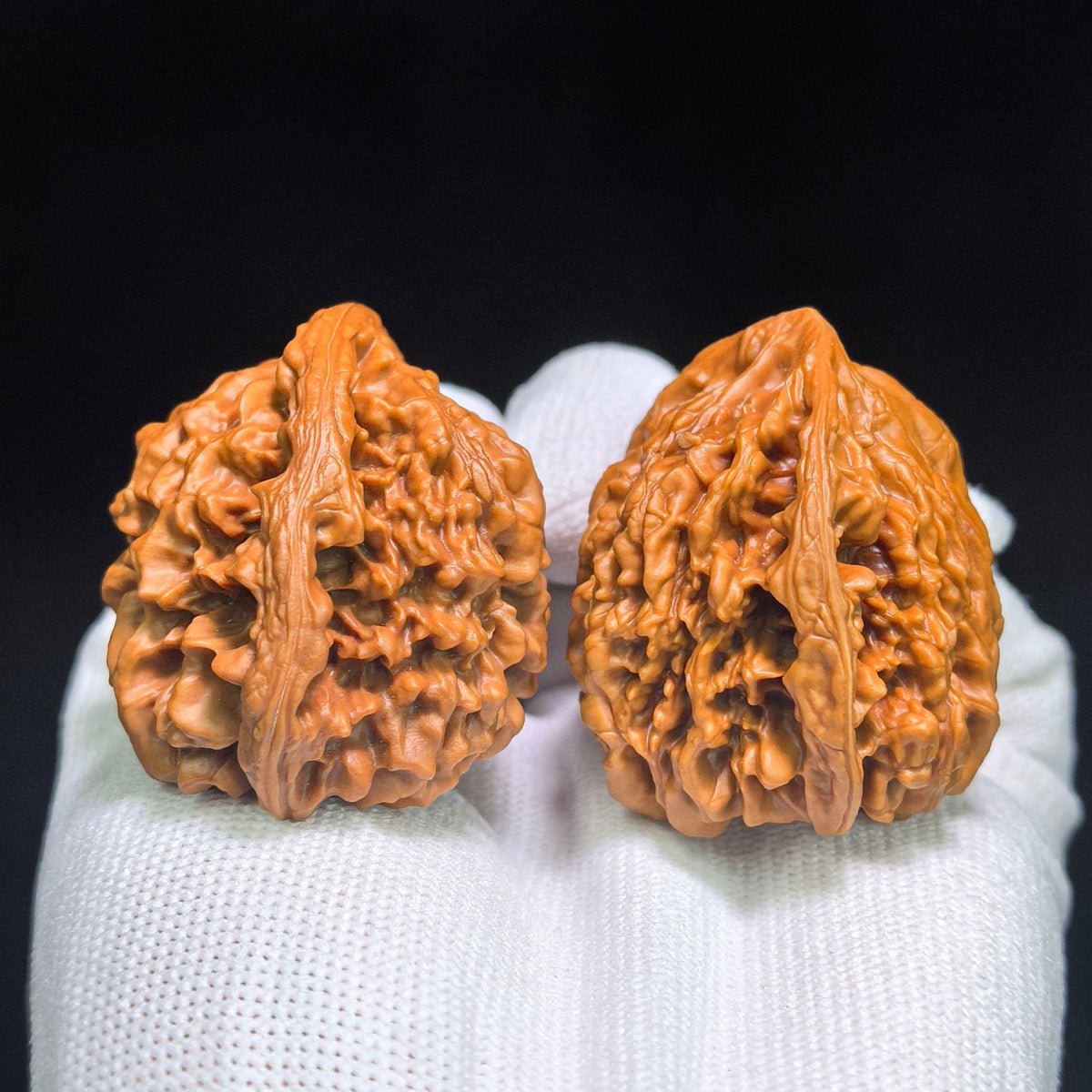 "Guan Mao Fei She" GMFS-CG1A7E Collector Lineage Wenwan Walnuts Pair | 41.0mm x 38.0mm | Stock ID: GMFS-CG1A7E - ThePatinaProject