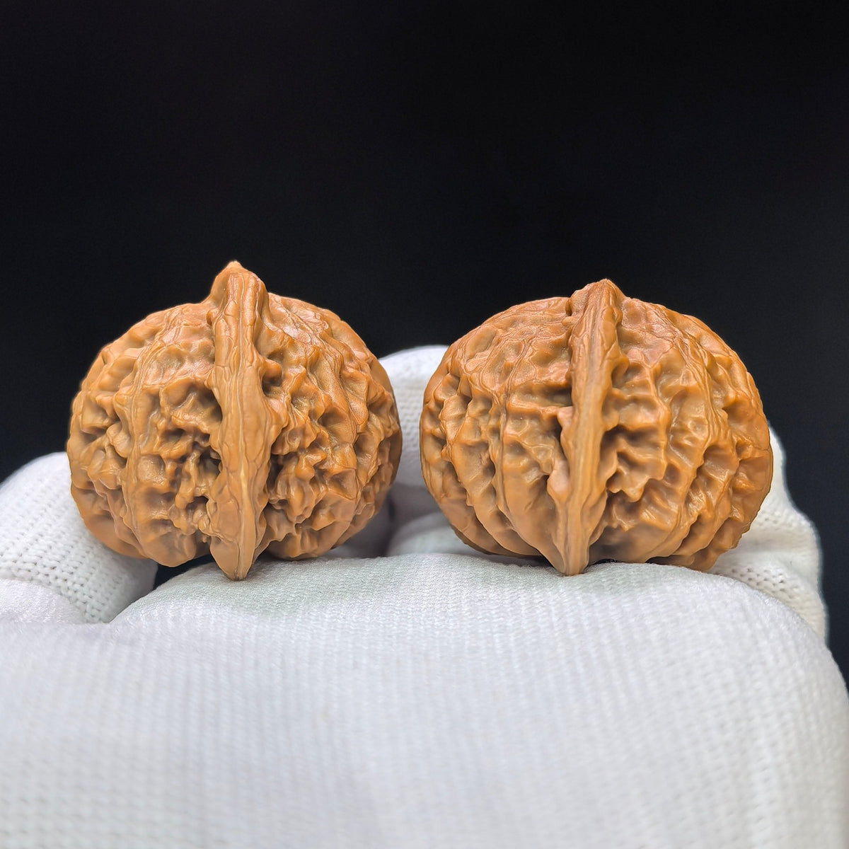 Heart-Shaped Broad-Rimmed Palace Lantern Wenwan Walnut Pair — 38.0mm x 36.0mm | GD-1109 - ThePatinaProject