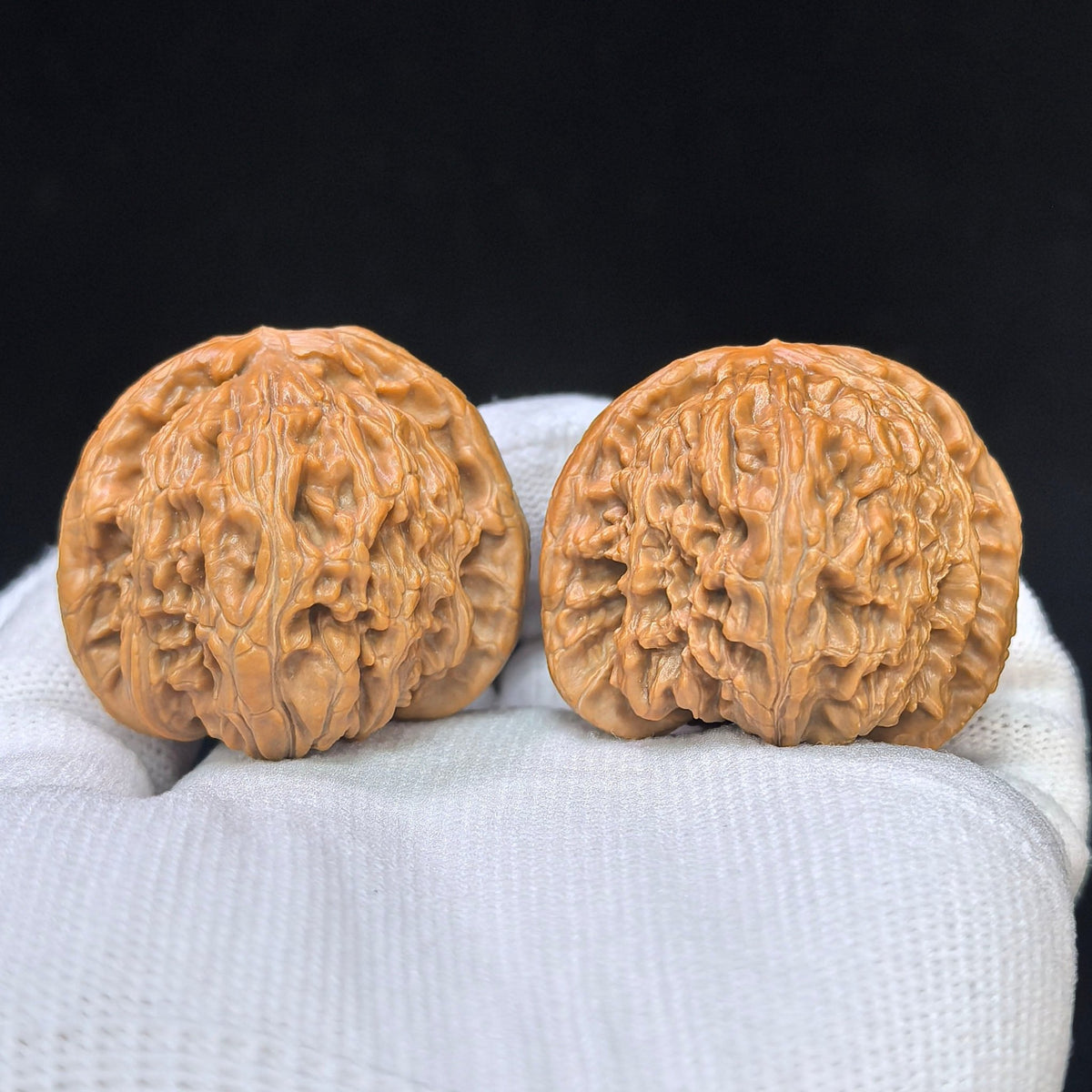 "Heart-Shaped Concave Base White Lion" Aodi Xinxing Baishizi Low-Profile Wenwan Walnuts Pair | 38.0mm x 37.0mm | BSJ-SY1F2 - ThePatinaProject