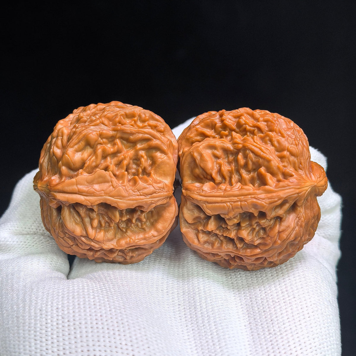 "Hu Tou Zuo Shan Diao Ban Bi" HT-CG1A1E Collector Lineage Wenwan Walnuts Pair | 34.0mm x 43.0mm | Stock ID: HT-CG1A1E - ThePatinaProject