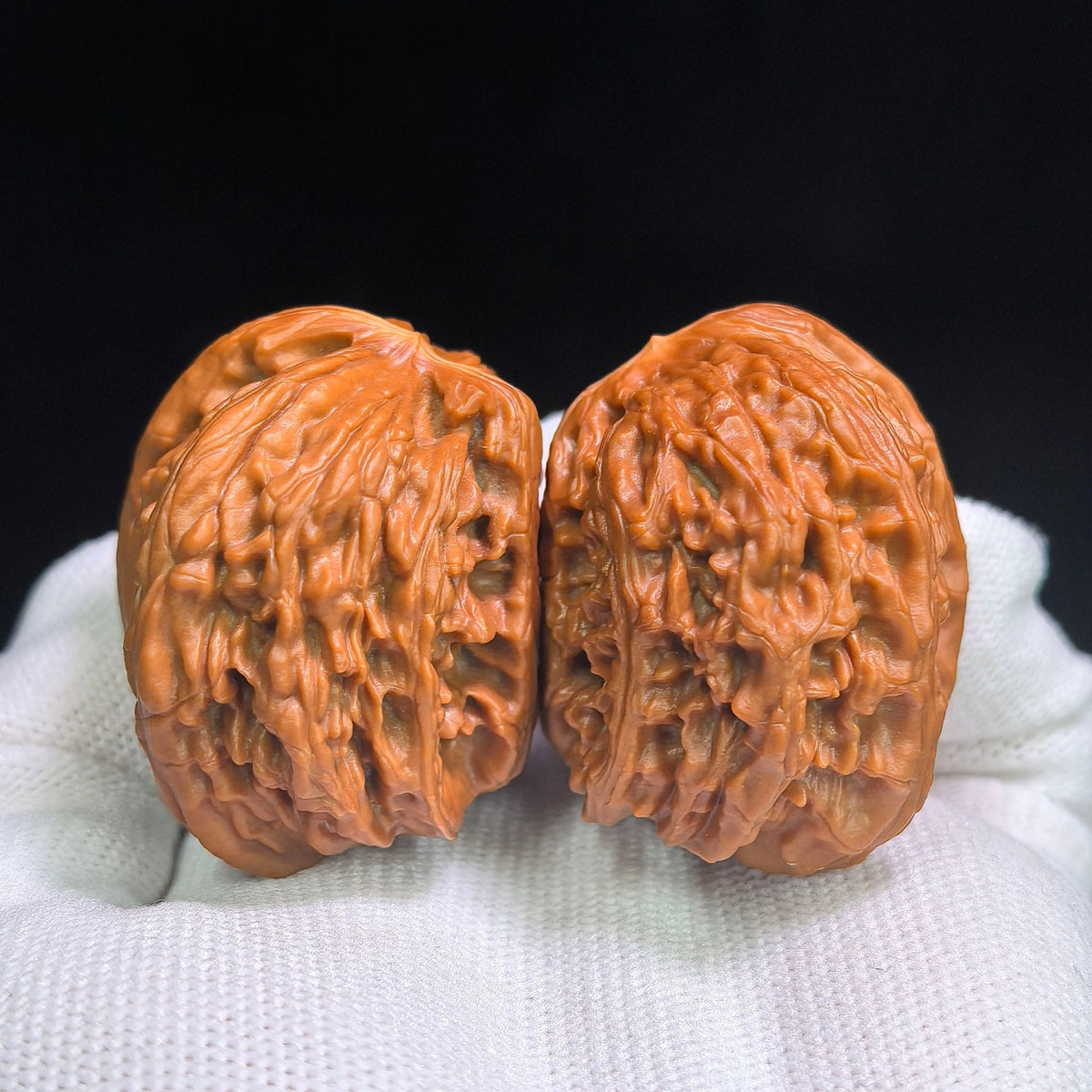 "Hu Tou Zuo Shan Diao Ban Bi" HT-CG1A1E Collector Lineage Wenwan Walnuts Pair | 34.0mm x 43.0mm | Stock ID: HT-CG1A1E - ThePatinaProject