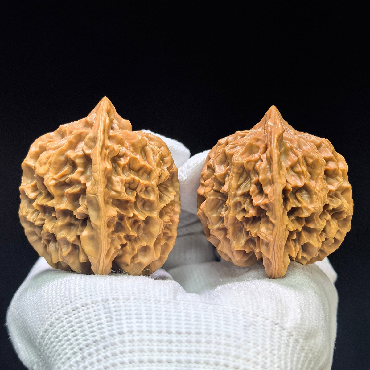 "Imperial Crown" Diwang DW-1602 Wenwan Walnuts Pair | 46.0mm x 43.0mm | DW-1602 - ThePatinaProject