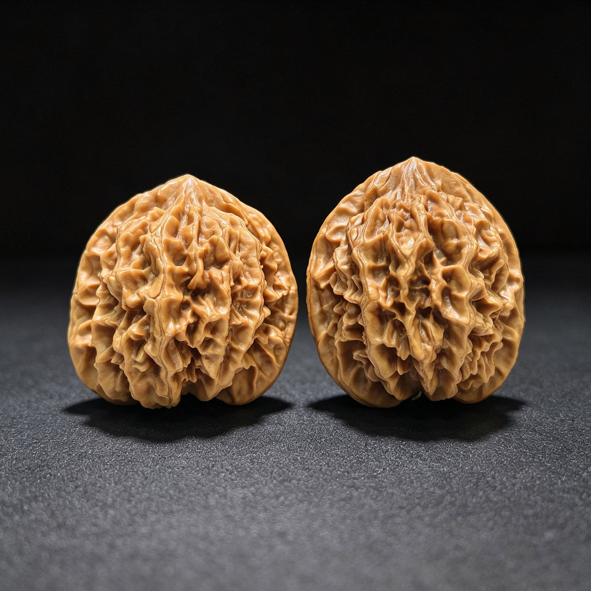 "Imperial Crown" Diwang DW-1602 Wenwan Walnuts Pair | 46.0mm x 43.0mm | DW-1602 - ThePatinaProject