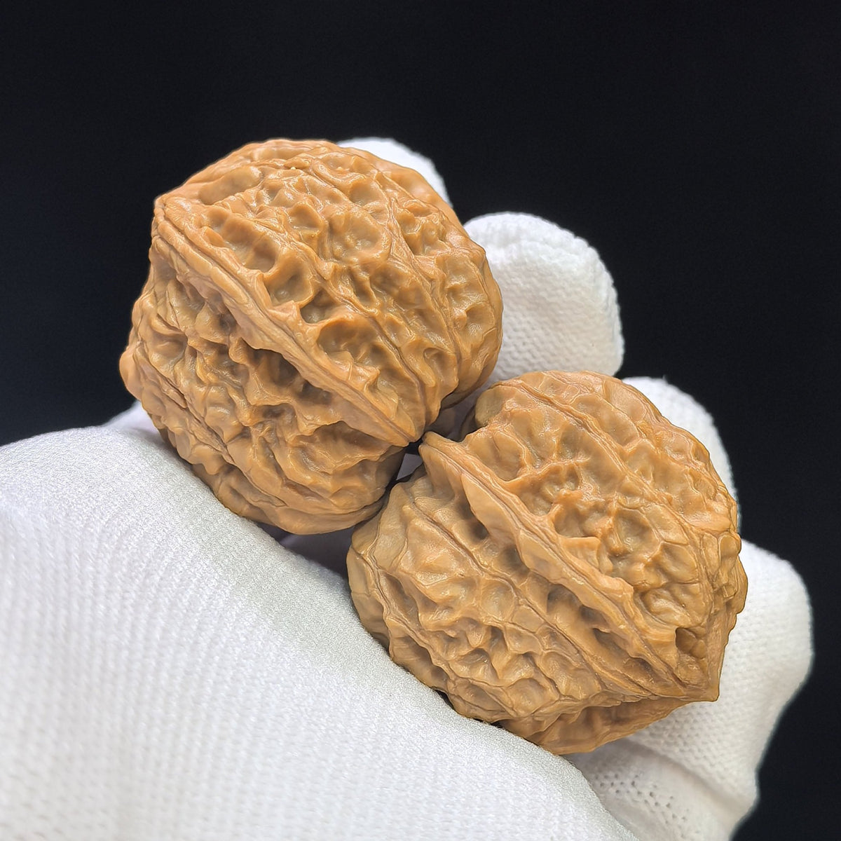 "Imperial Jade Seal Three-Ribbed" Yuxi Sanleng Multi-Ribbed Wenwan Walnuts Pair | 34.0mm x 34.0mm | YSSN-C224E - ThePatinaProject