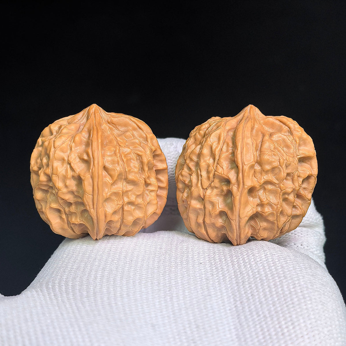 “Imperial Seal” Yuxi Sanleng Three-Ridged Wenwan Walnut Pair | 33.0mm × 37.0mm | YX-C1E5E - ThePatinaProject