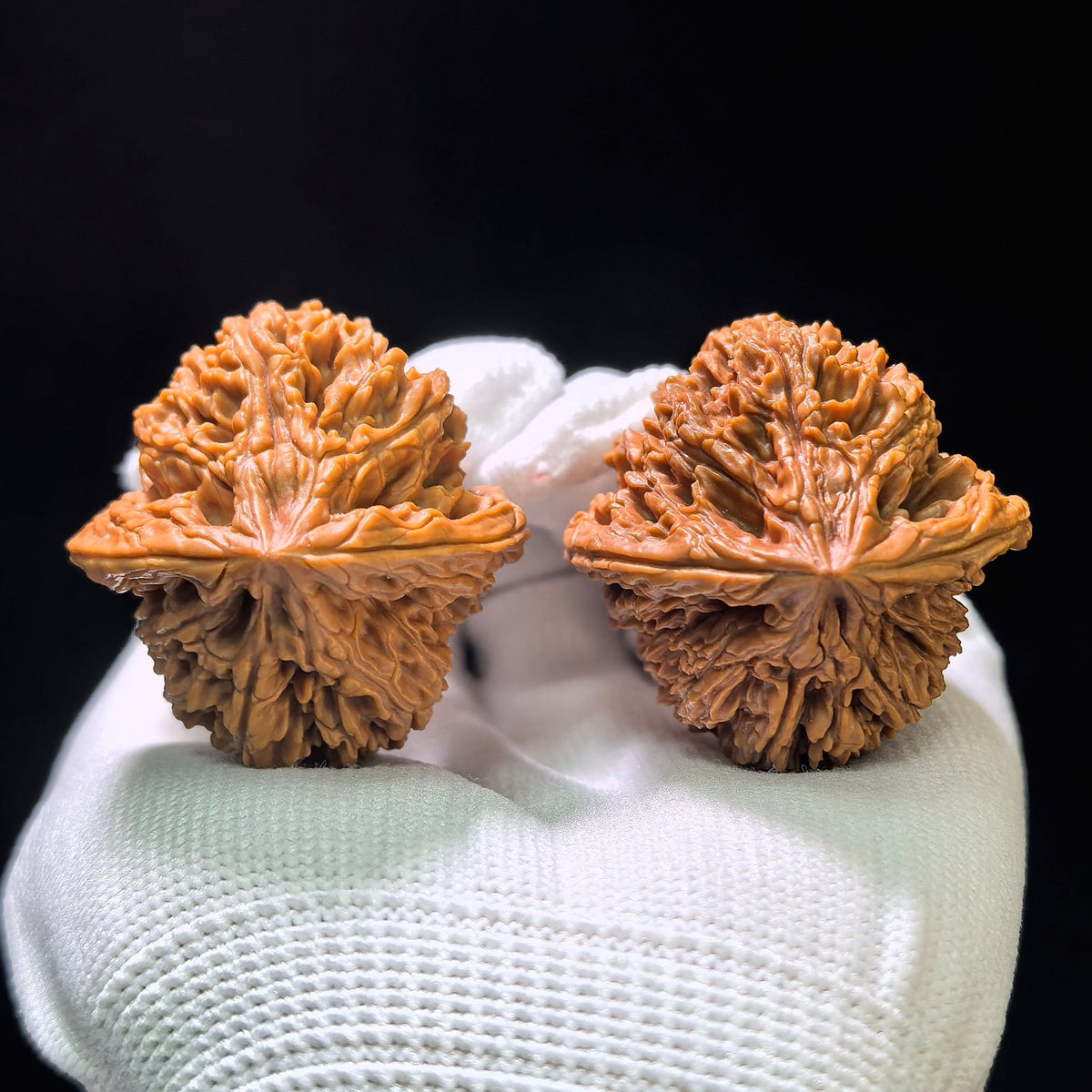 "Jade Kylin" Yuqilin Classic Low-Profile Wenwan Walnuts Pair | 36.0mm x 38.0mm | YQL-1101 - ThePatinaProject