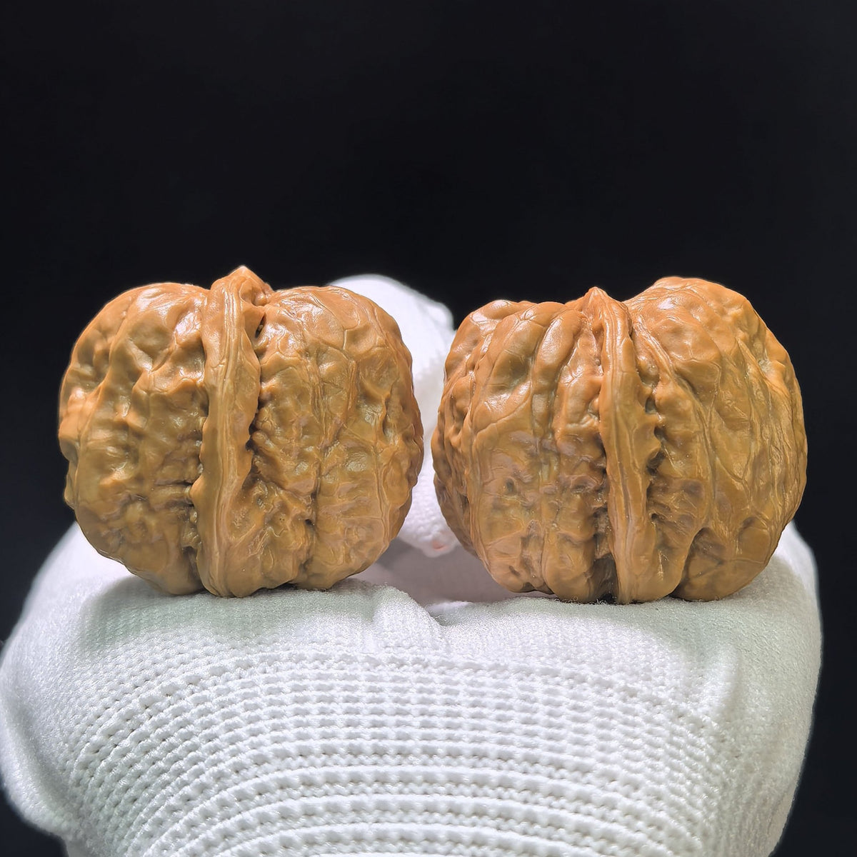 "Jade Toad Crystal Frog" Yuchan Shuijingwa Wenwan Walnuts (Pair) | 34.0mm x 35.0mm | Stock ID: W-1104 - ThePatinaProject