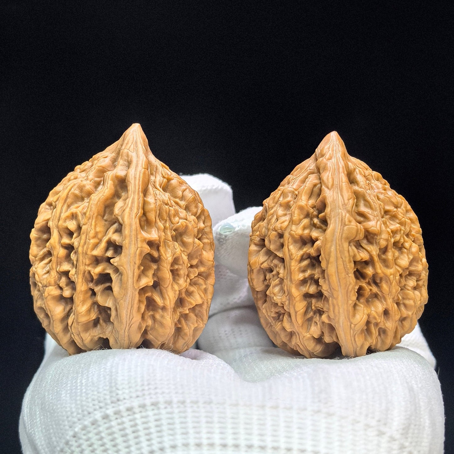 "King Tigerhead" Hutouwang Low-Profile Wenwan Walnuts Pair | 42.0mm x 39.0mm | HTW-1501C - ThePatinaProject