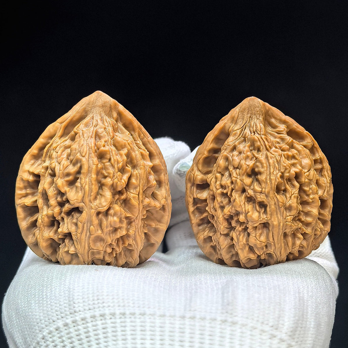 "King Tigerhead" Hutouwang Low-Profile Wenwan Walnuts Pair | 42.0mm x 39.0mm | HTW-1501C - ThePatinaProject