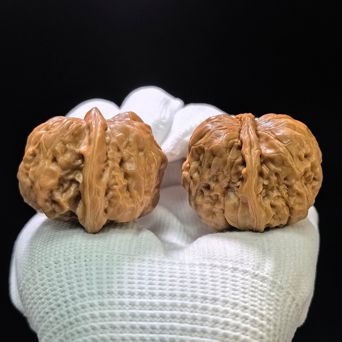 "King Toad" Wangchan W-1108 Hand-Spin Pocket Wenwan Walnuts Pair | 34.0mm x 36.0mm | W-1108 - ThePatinaProject