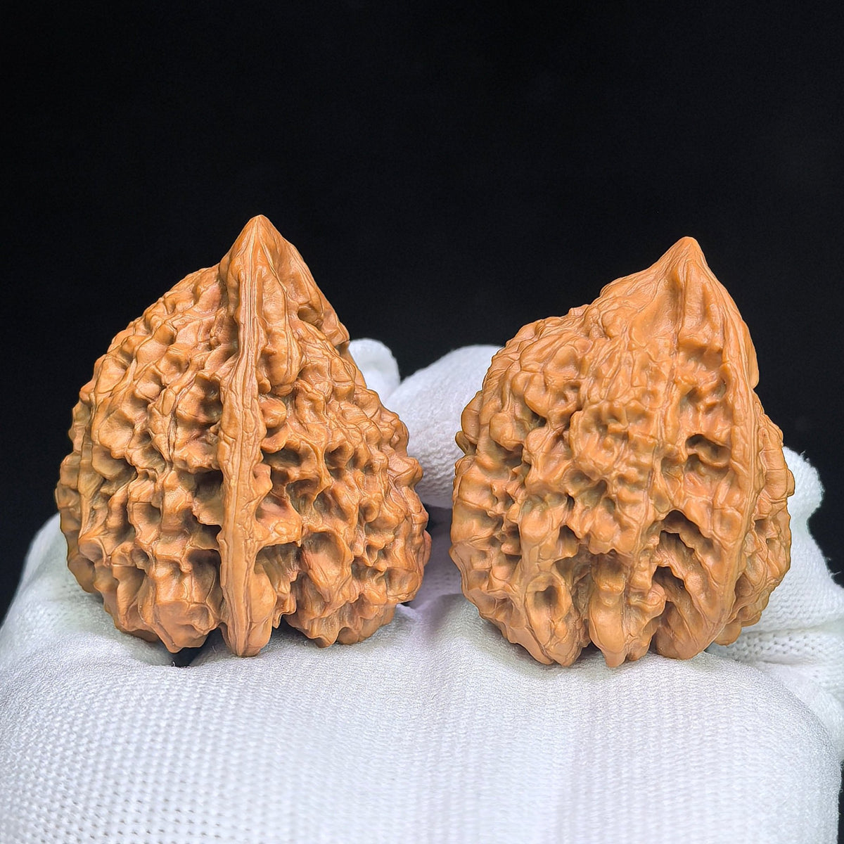 "Kylin Pattern Hedgehog" QLW-CG1A6E Collector Grade Wenwan Walnuts Pair | 37.0mm x 43.0mm | SKU: QLW-CG1A6E - ThePatinaProject
