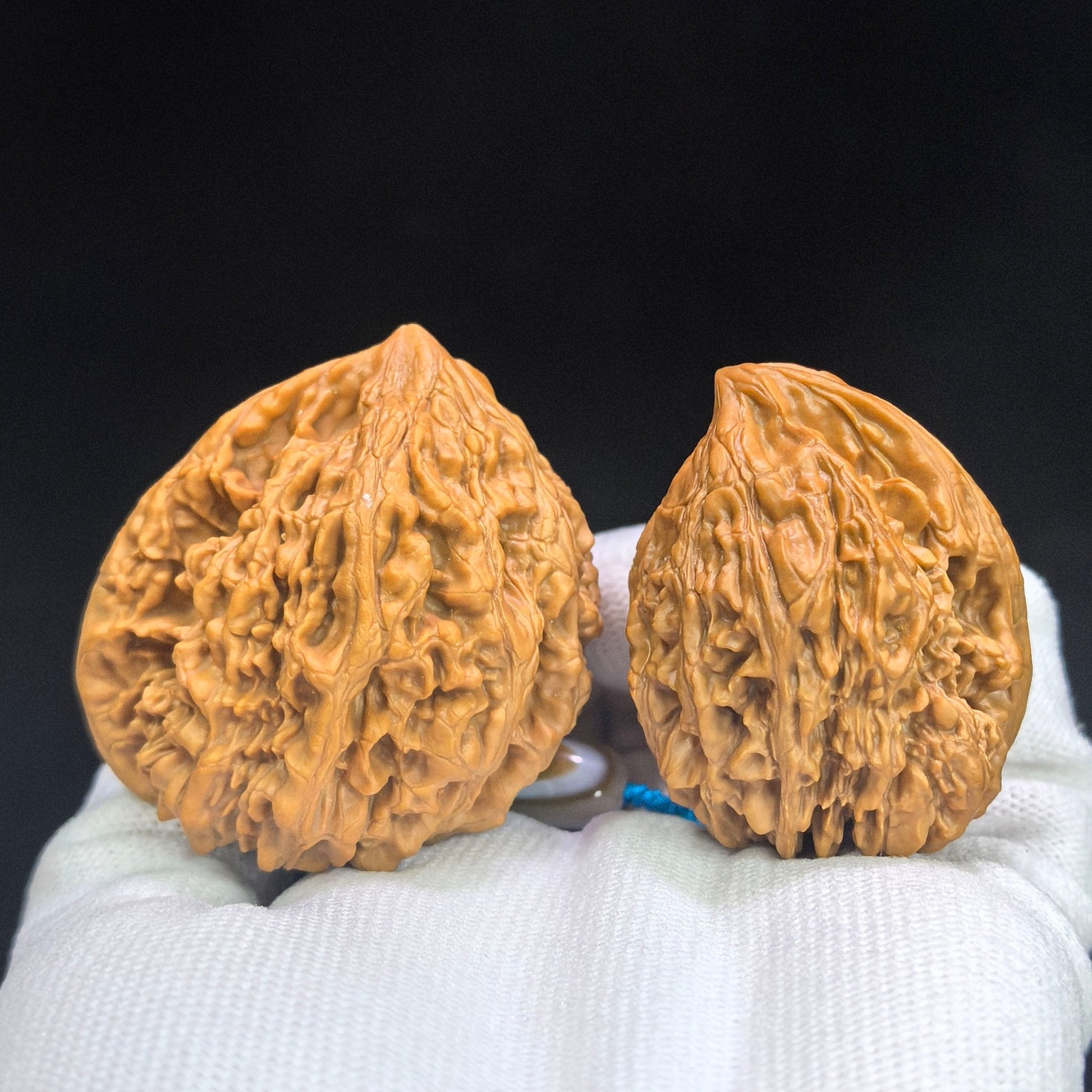 "Kylin Pattern Meteor Hammer" Qilinwen Liuxingchui QLWBJ-CG242E Wenwan Walnuts Tethered Pair | 47.0mm x 38.0mm & 37.0mm x 35.0mm | QLWBJ-CG242E - ThePatinaProject