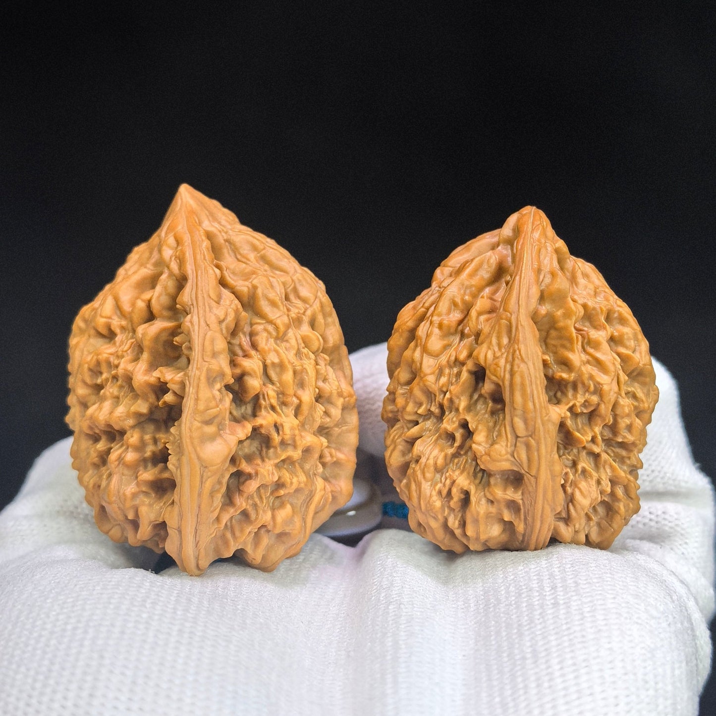"Kylin Pattern Meteor Hammer" Qilinwen Liuxingchui QLWBJ-CG242E Wenwan Walnuts Tethered Pair | 47.0mm x 38.0mm & 37.0mm x 35.0mm | QLWBJ-CG242E - ThePatinaProject