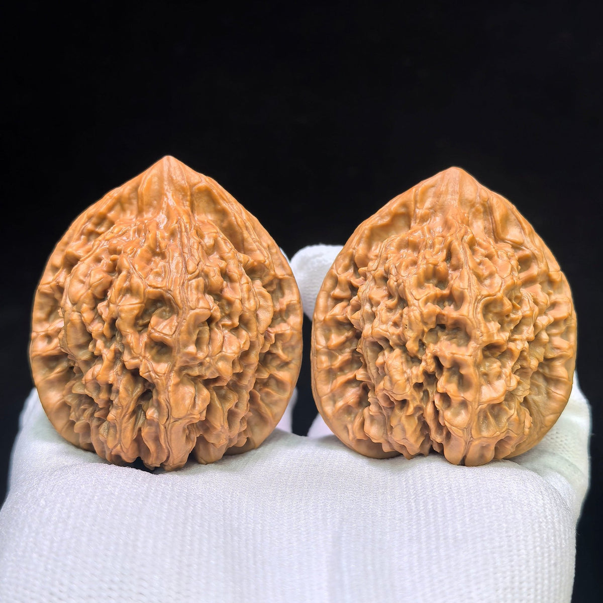 "Kylin-Pattern Peach Heart Concave Base" Qilinwen Taoxin Aodi Wenwan Walnuts (Pair) | 47.0mm x 42.0mm | Stock ID: QLW-1552C - ThePatinaProject