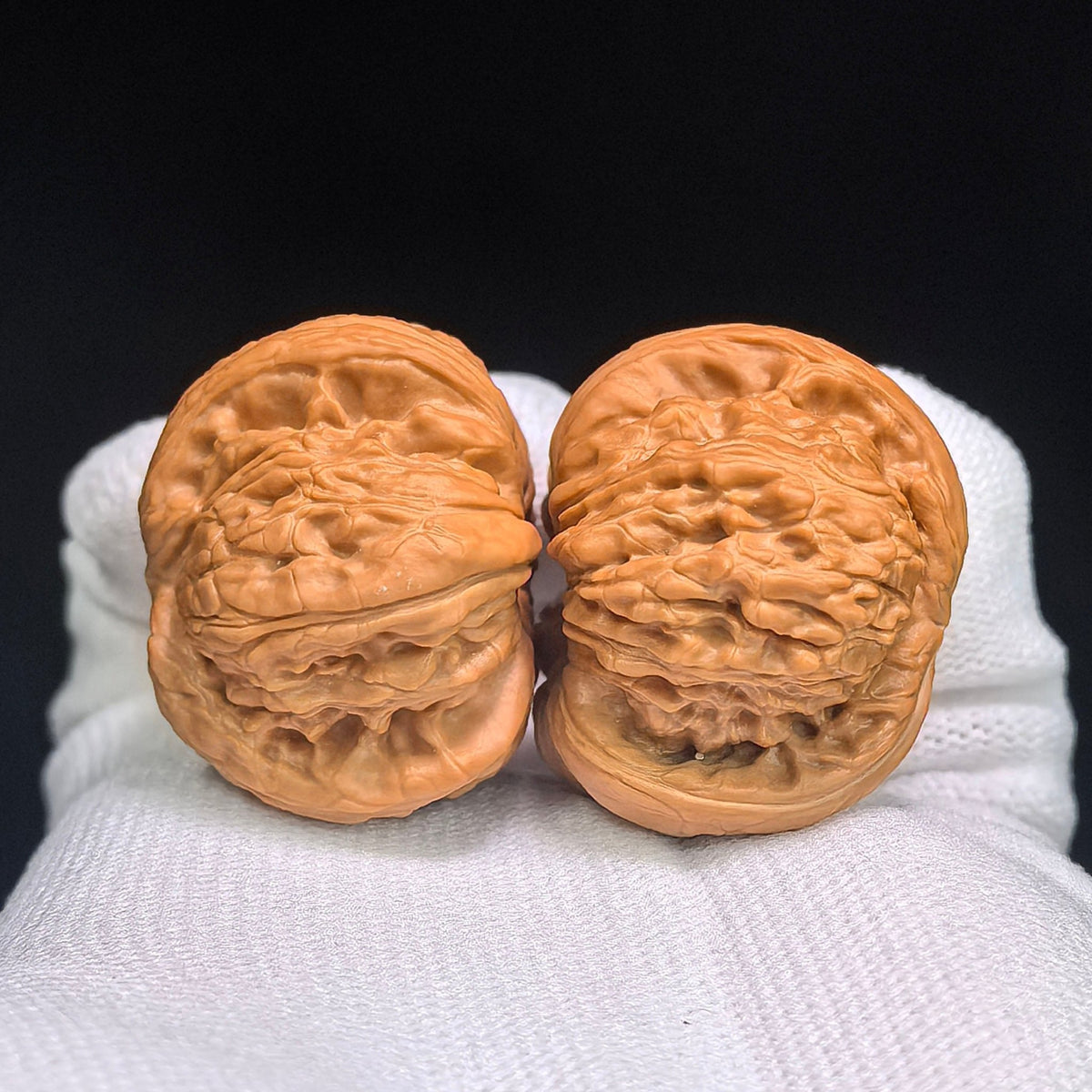 Lion Head “Turtle-Back” Wenwan Walnut Pair — 34.0mm x 37.0mm | FSST-1201E - ThePatinaProject