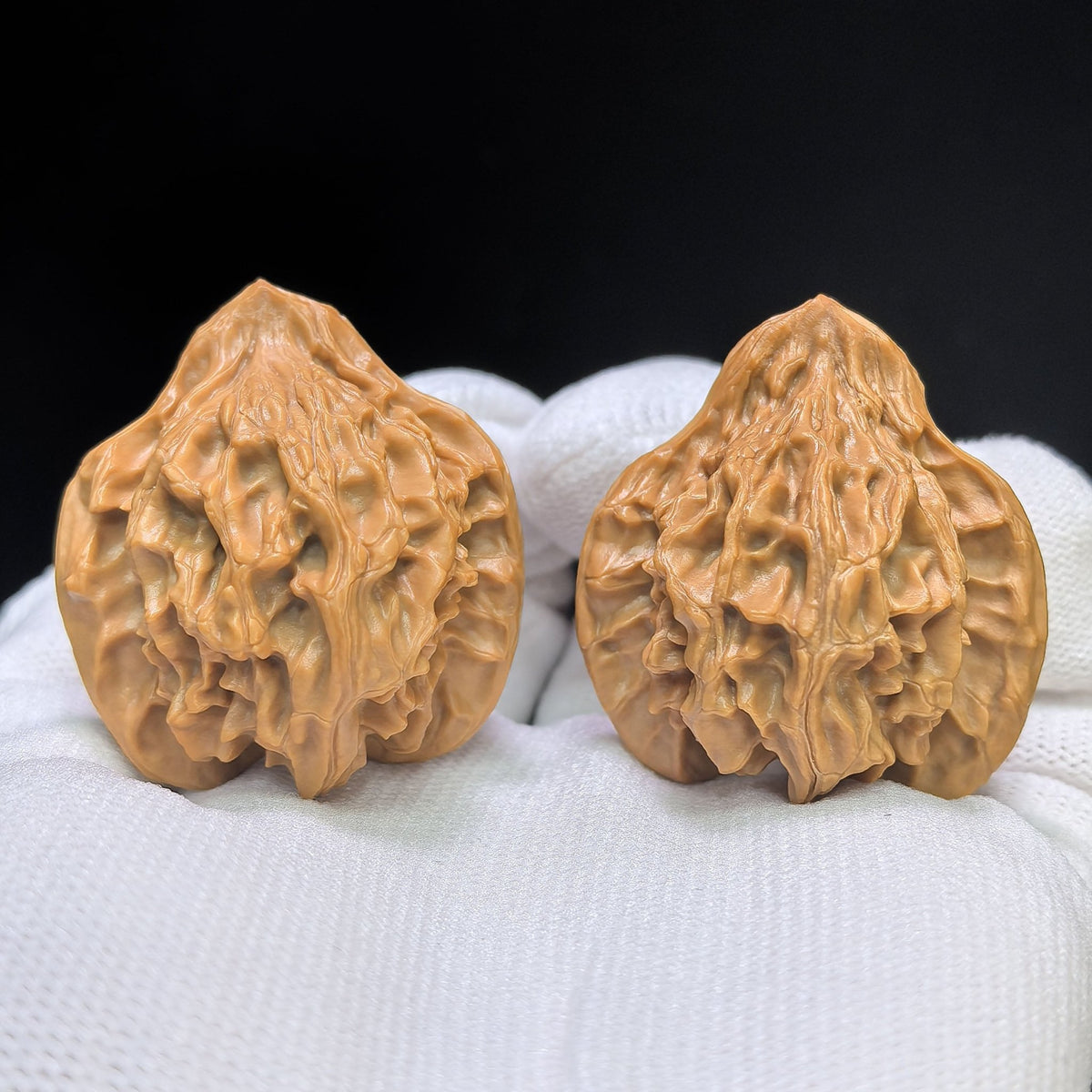 "Little Bird" Xiaoniao Wenwan Walnuts Pair | 34.0mm x 33.0mm | YL-01SY - ThePatinaProject