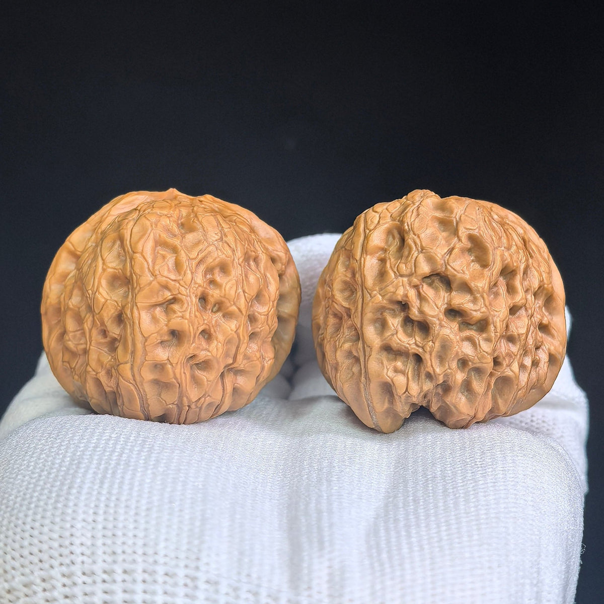 Lu Da Gun Wenwan Walnuts Pair | 41.0mm × 44.0mm | LDG-401 - ThePatinaProject