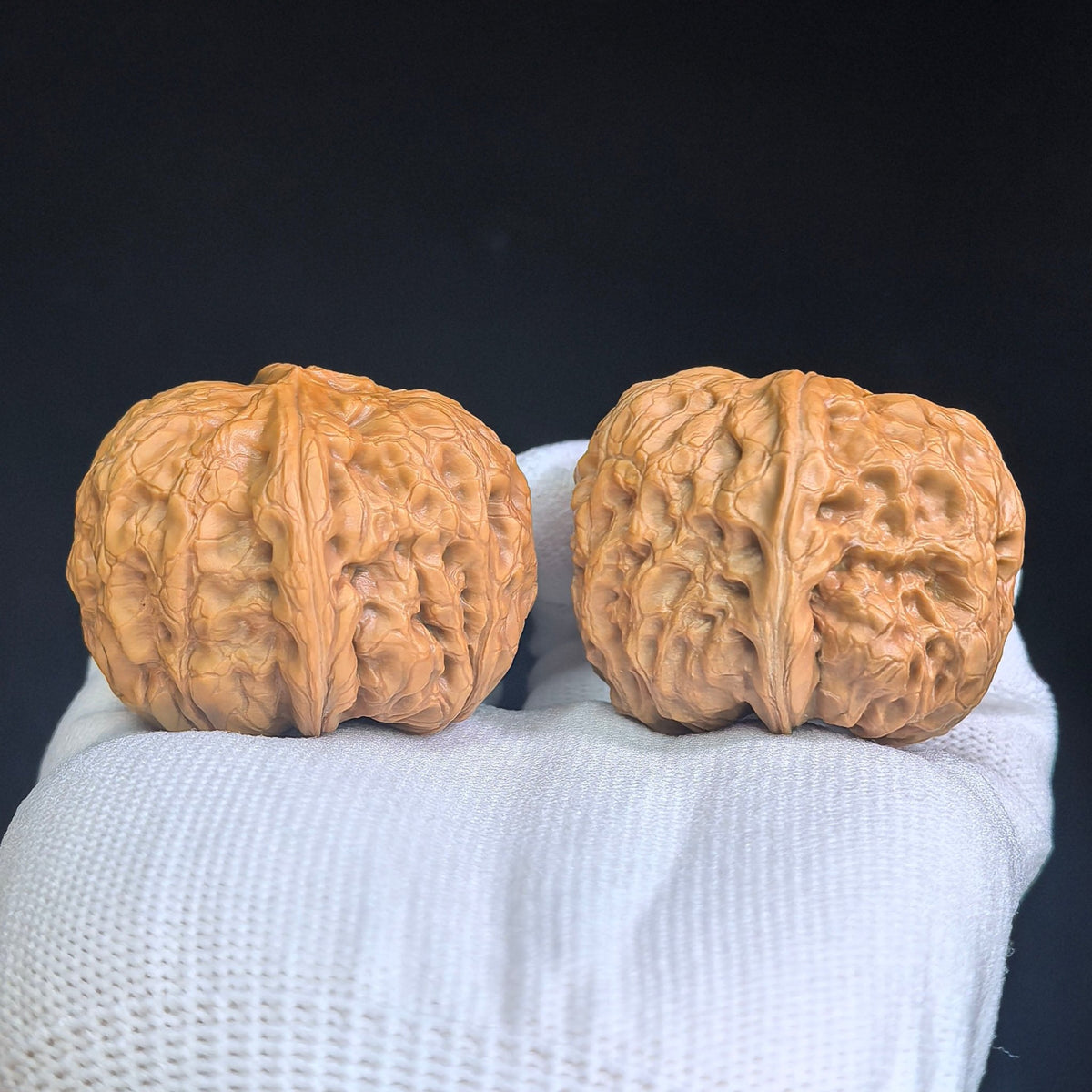 Lu Da Gun Wenwan Walnuts Pair | 41.0mm × 44.0mm | LDG-401 - ThePatinaProject