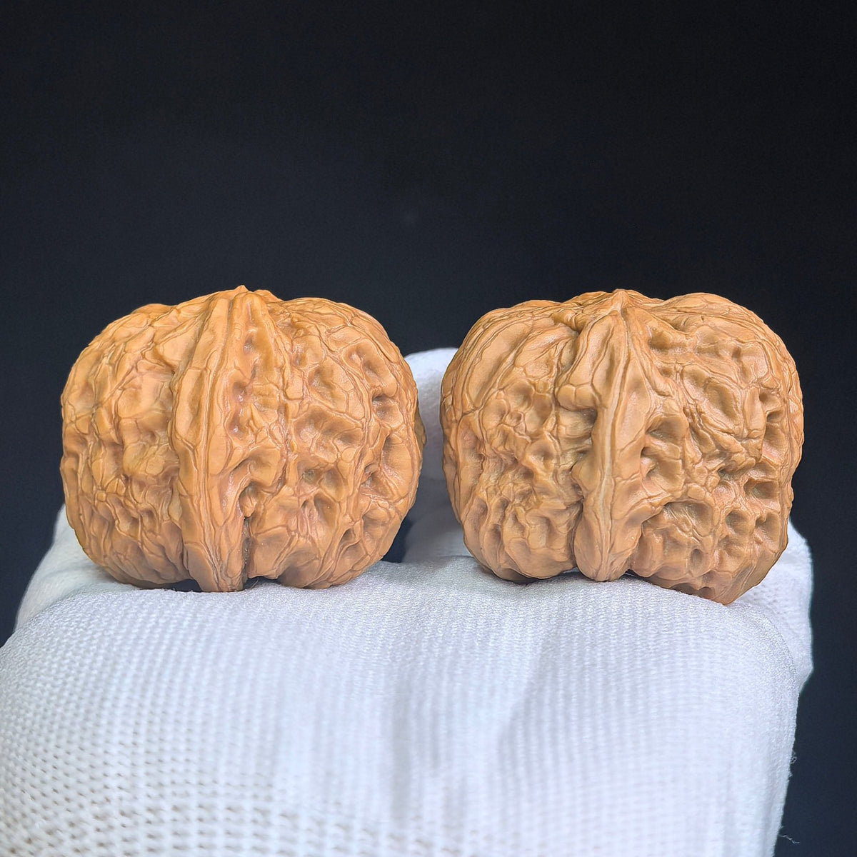 Lu Da Gun Wenwan Walnuts Pair | 41.0mm × 44.0mm | LDG-401 - ThePatinaProject