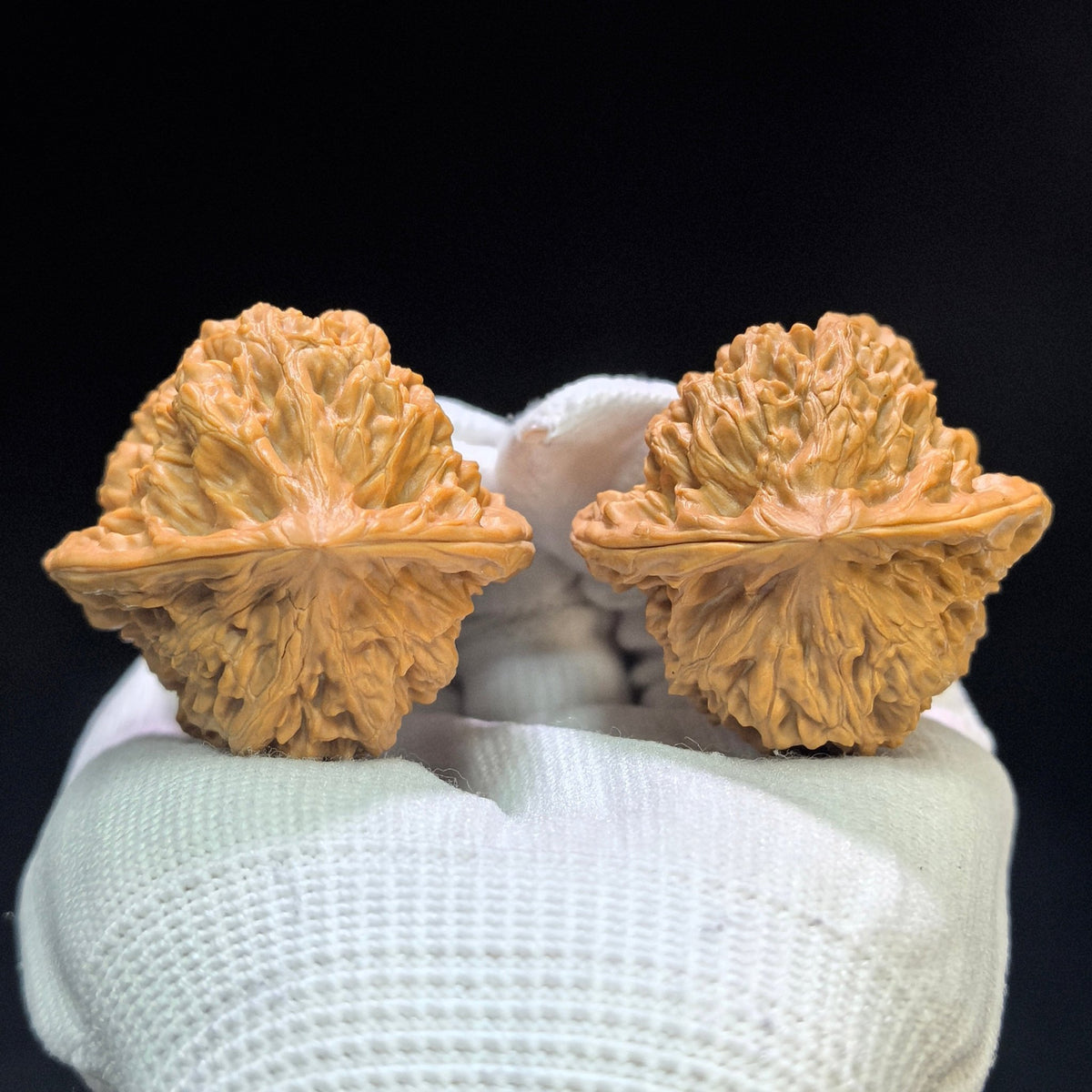 "Luohan Head" Luohantou LHT-1601 Low-Profile Wenwan Walnuts Pair | 42.0mm x 40.0mm | LHT-1601 - ThePatinaProject