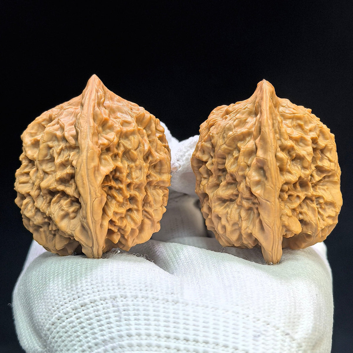 "Luohan Head" Luohantou LHT-1601 Low-Profile Wenwan Walnuts Pair | 42.0mm x 40.0mm | LHT-1601 - ThePatinaProject