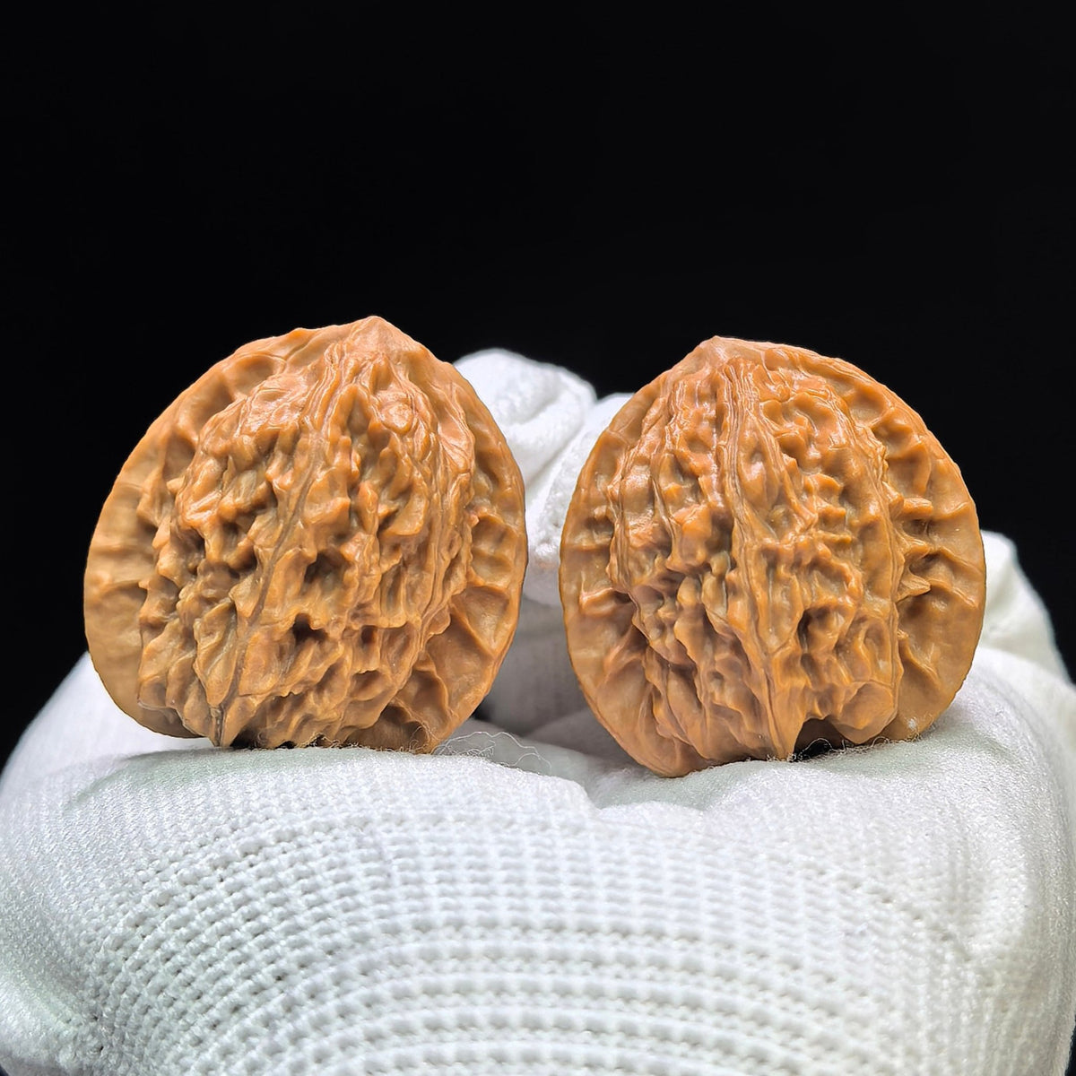 "Mini Phoenix Tail" Xiuzhen Fengwei XZFW-1601 Low-Profile Pocket Wenwan Walnuts Pair | 32.0mm x 31.0mm | XZFW-1601 - ThePatinaProject