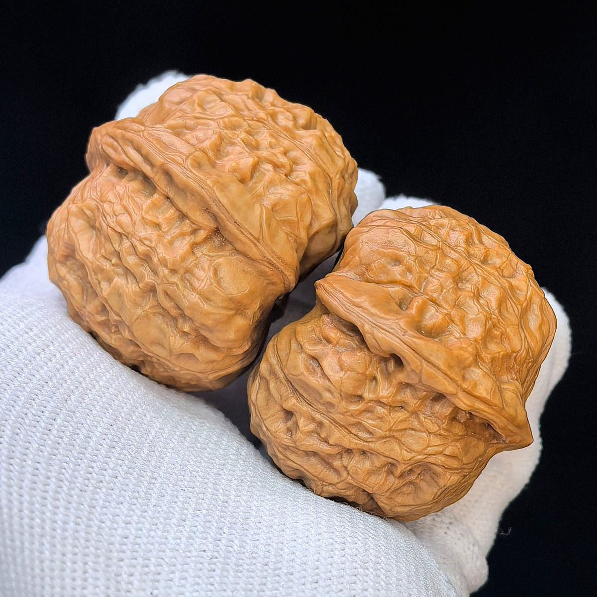 Mini Pumpkin Wenwan Walnut Pair | Compact Rounded Form | 36.0mm × 38.0mm | XNG-17E9 - ThePatinaProject