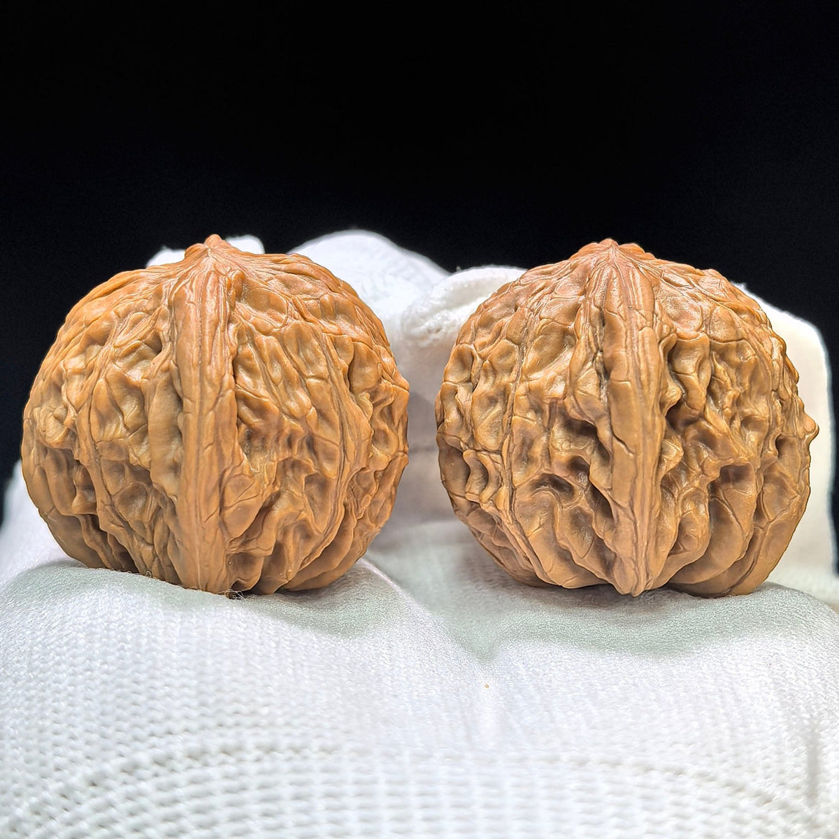 Miniature Butterfly Mopan Wenwan Walnut Pair – Compact Winged Low-Profile Form | 35.0mm × 34.0mm | MP-1609 - ThePatinaProject